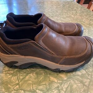 Very Nice Men’s Size 10.5 Brown Leather Keen Targhee Slip-On Shoes